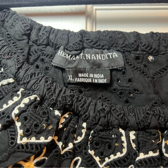 #67 ANTHROPOLOGIE HEMANT & NANDITA MAVRA EMBROIDERED EYELET OFF SHOULDER TOP - Picture 4 of 8